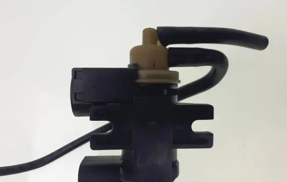 Audi Q5 SQ5 Turbo solenoid valve 8K0906627 4010835A