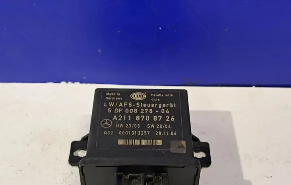 Mercedes-Benz CLS C219 Light module LCM A2118708726 5DF00827804