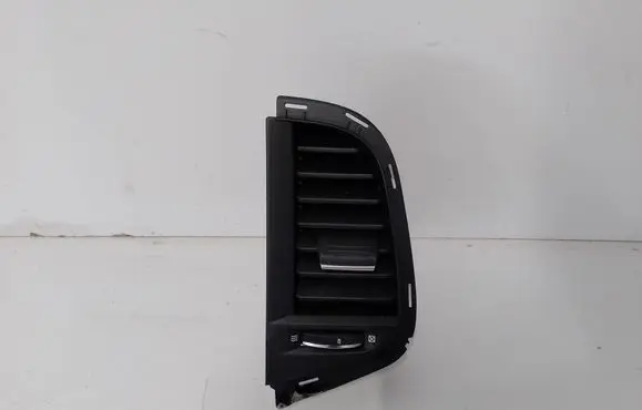 Renault Megane IV Dashboard side air vent grill/cover trim 687501810R