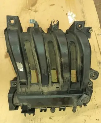 Renault Clio III Intake manifold 8200536146