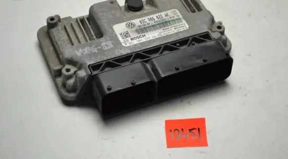 Volkswagen Golf V Engine control unit/module 03C906022AK 03C906022J 0261S04398