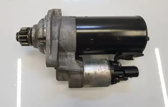 Volkswagen Golf V Starter motor