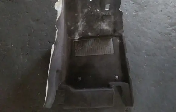 Mercedes-Benz GL X166 Front floor carpet liner A1666801640