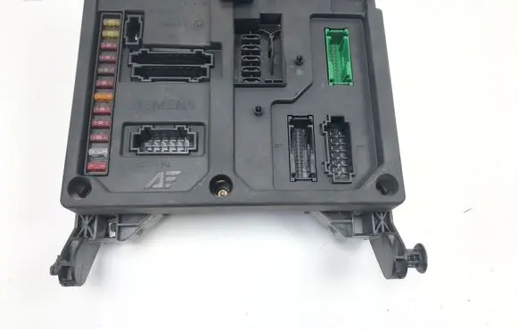Ford Galaxy Fuse module S108145100E 7M0962258D 97VW14B205AB