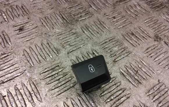 Peugeot 2008 I Central locking switch button 96750883Z0