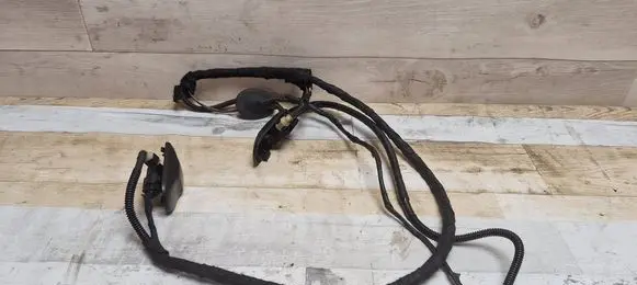 Windshield washer spray nozzle