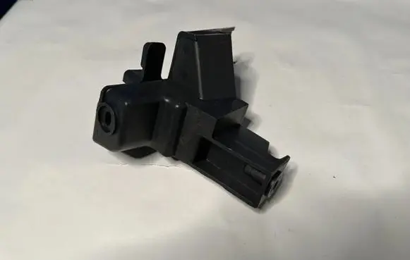 Renault Clio IV Steering rack mounting bracket 