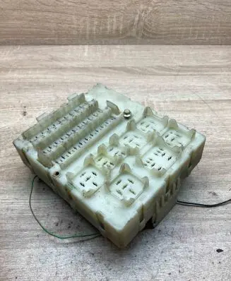 Ford Focus Fuse module 98AG14A073AE 518234604