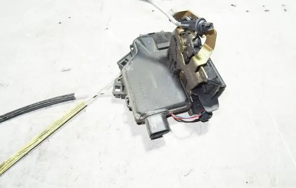 Audi A6 S6 C5 4B Rear door lock 4B0839015B