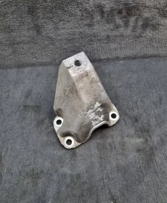 Audi A4 S4 B5 8D Gearbox mounting bracket 8D0399113AB