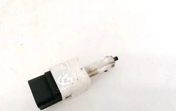 Honda CR-V Brake pedal sensor switch M28988