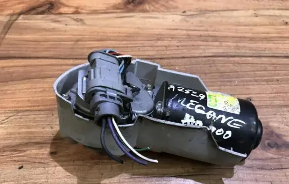 Renault Megane I Wiper motor 53548502