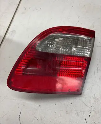 Tailgate rear/tail lights