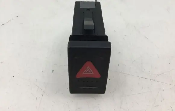 Volkswagen PASSAT B5 Hazard light switch 3B0953235D