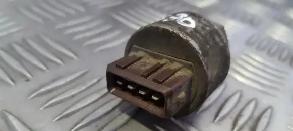 Air conditioning (A/C) pressure sensor