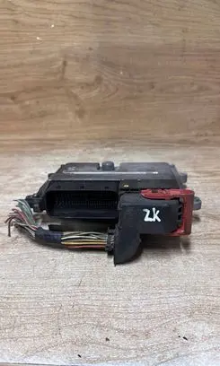 Volvo V50 Engine control unit/module P30743102