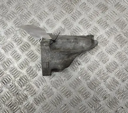 Mercedes-Benz GLC X253 C253 Engine mounting bracket A6422237004