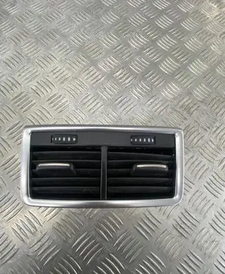 Audi Q7 4L Rear air vent grill 4L0819203K