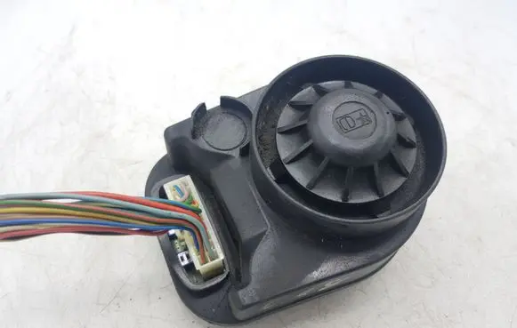Toyota Corolla E120 E130 Alarm system siren 812050884 B493111306