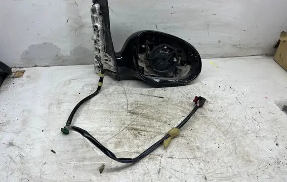 Volkswagen Golf Plus Front door electric wing mirror