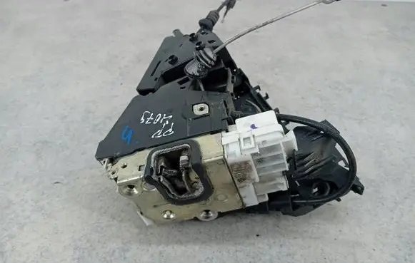 Mercedes-Benz B W245 Front door lock 1697202835Q14