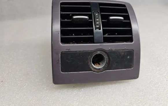 Audi A6 S6 C5 4B Rear air vent grill 4B0819203
