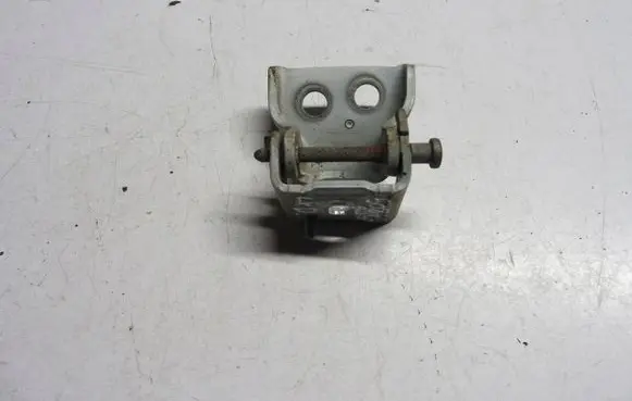 Citroen C5 Front door upper hinge 20DM65