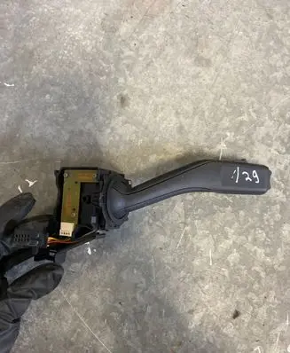 Volkswagen PASSAT B7 Indicator stalk 1K0953513A 01103501 10350143085234