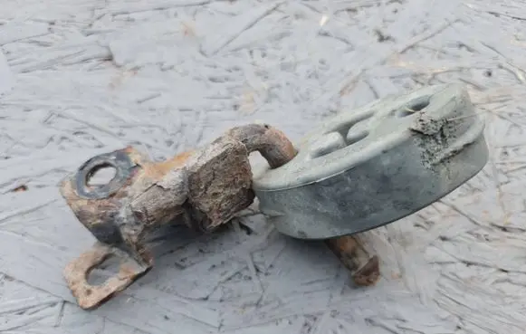 Muffler mount bracket/holder