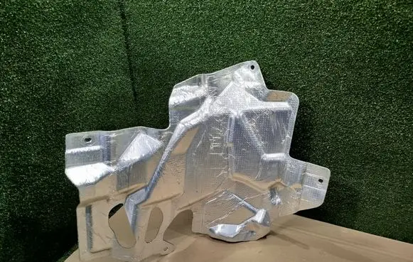 Renault Koleos II Heat shield in engine bay 