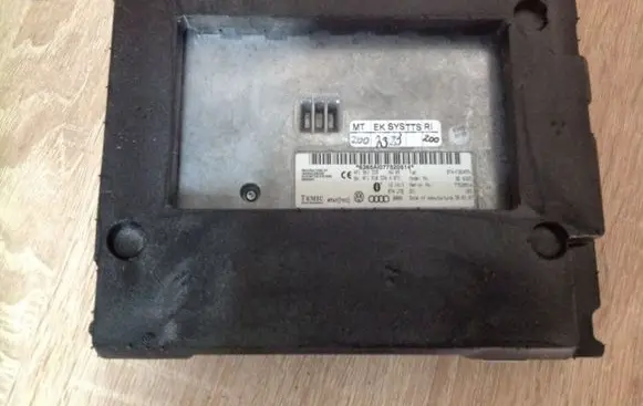 Audi A6 S6 C6 4F Bluetooth control unit module 4F1862335