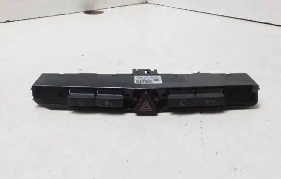 Opel Astra H Hazard light switch 03758040