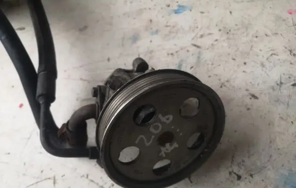 Audi A4 S4 B6 8E 8H Power steering pump