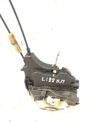 Mitsubishi Grandis Front door lock
