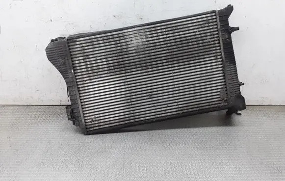 Volkswagen Caddy Intercooler radiator 1K0145803H
