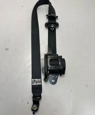 Nissan Leaf II (ZE1) Front seatbelt 638265001G 080X090RH 10210220