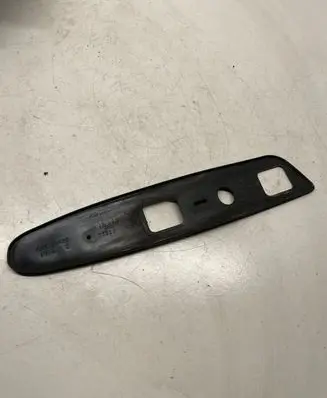 Nissan X-Trail T32 Roof bar rail cover 738234CC1A