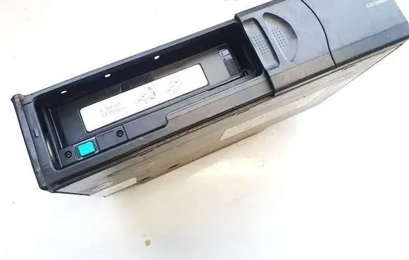 BMW 3 E90 E91 CD/DVD changer 6512697775901 65.12-6977759-01
