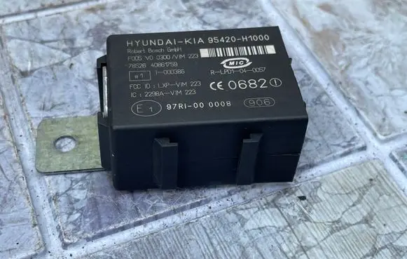 Hyundai Santa Fe Engine control unit/module 95420H1000