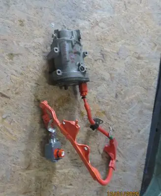 Toyota RAV 4 (XA50) Air conditioning (A/C) compressor (pump) 0424001990 33050 11E47495