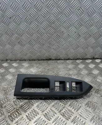 Volkswagen Touran II Front door window switch trim 1t1867371h