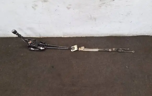 Toyota Avensis T250 Gear shift cable linkage 