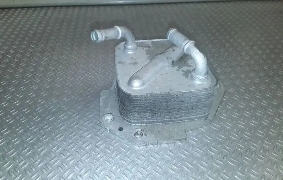 Mazda 6 Oil filter mounting bracket
