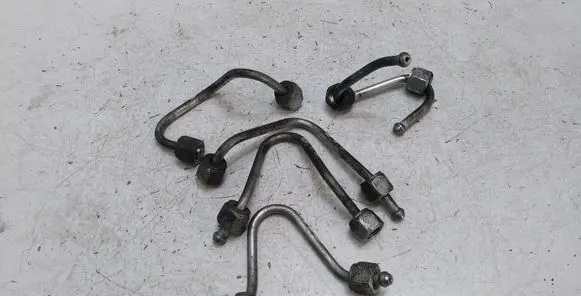 Nissan Qashqai Fuel injector supply line/pipe 