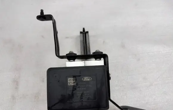 Ford Mustang VI ABS Pump MR3C2B373DA MR3C2B373