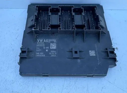 Volkswagen Jetta VI Comfort/convenience module 5K0937084F 5WK50282B