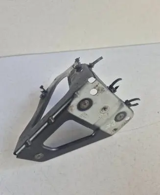 Audi A6 S6 C6 4F Fender mounting bracket 4F0821136A