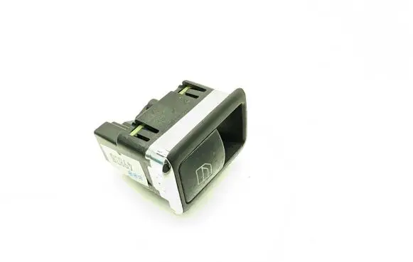 Mercedes-Benz C W204 Electric window control switch A2048707358 03139101 10034661
