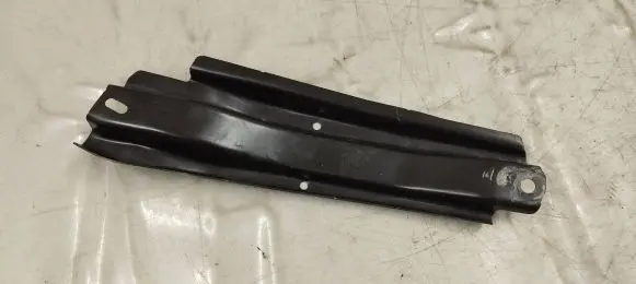 Audi Q5 SQ5 Radiator support slam panel bracket 80a805527