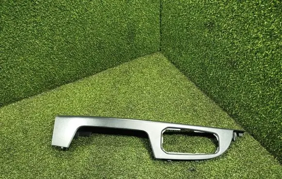 Renault Trafic III (X82) Other front door trim element 809605845R 2542808X T0544411